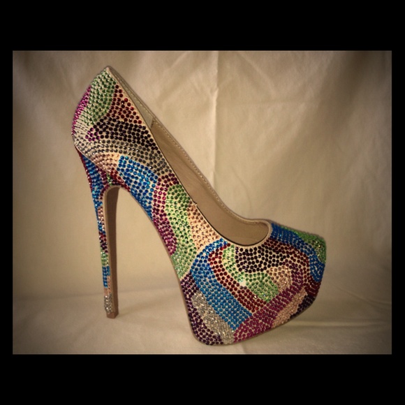 Steve Madden Shoes - DYVINAL multi color pumps "new"